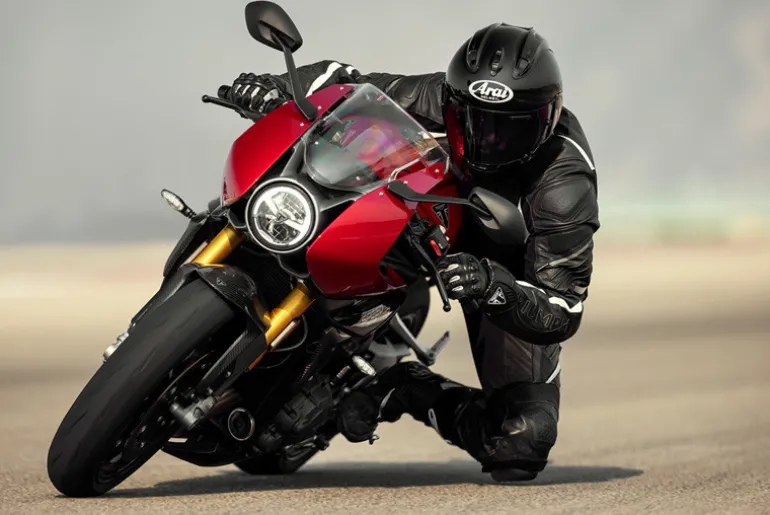 Arai Corsair-X MVK Oakley Helmet